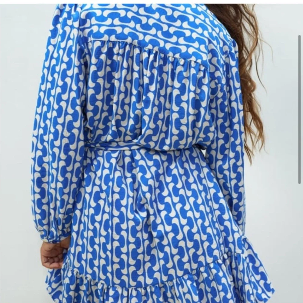 Zara | Blue and White Puff Sleeve Sundress - Picture 3 of 11